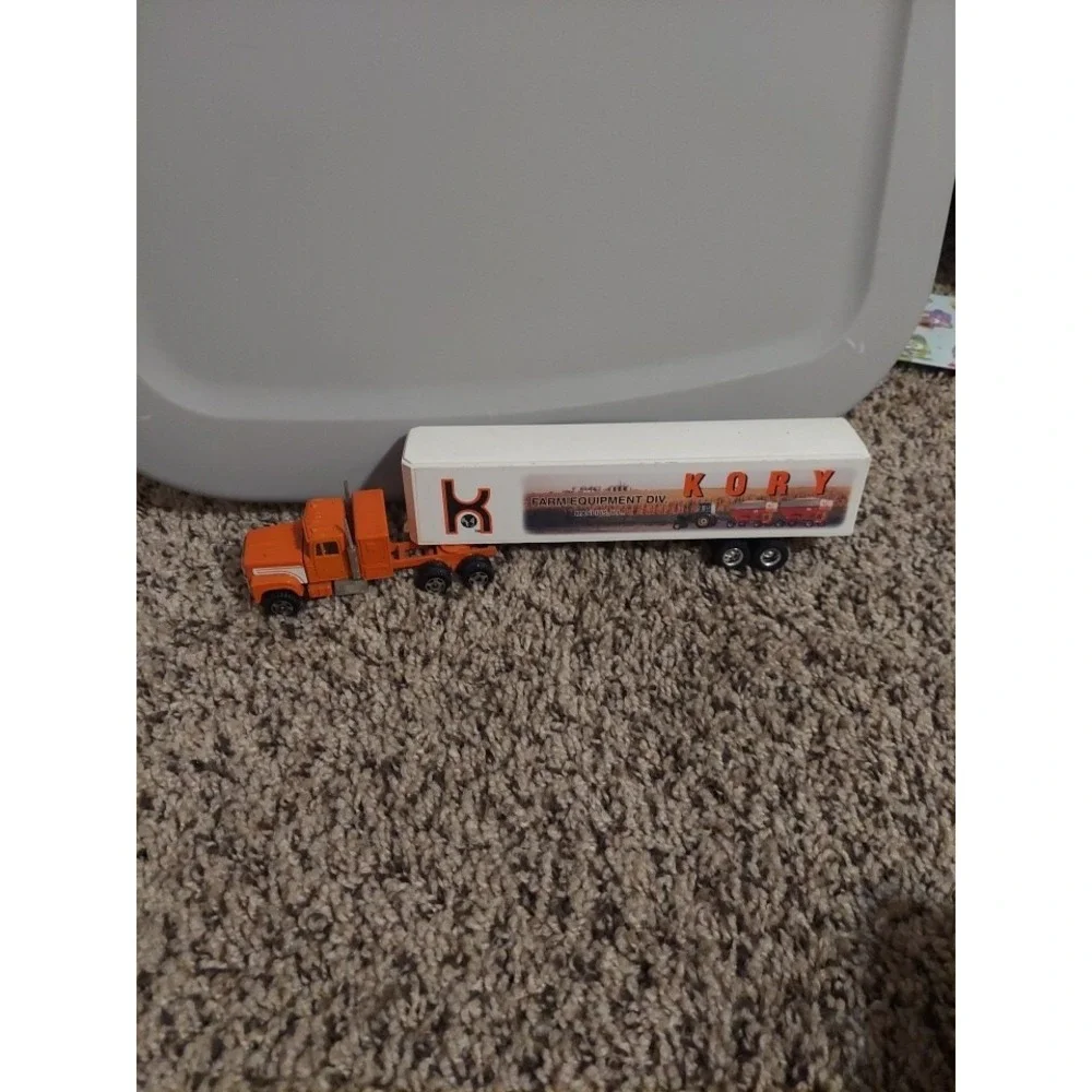 Kory Farm Division Brand‎  Die Cast Semi Cab White/Orange